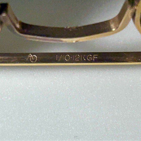 American Optical AO 5 1/2 Gold
1/10 12K GF Vintage Aviator
Sunglasses Pilot - Picture 4 of 7